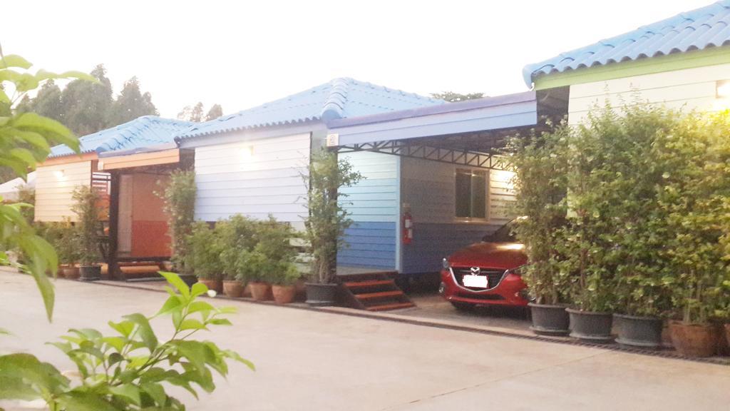 Hi Tech Resort Kabin Buri Exterior photo